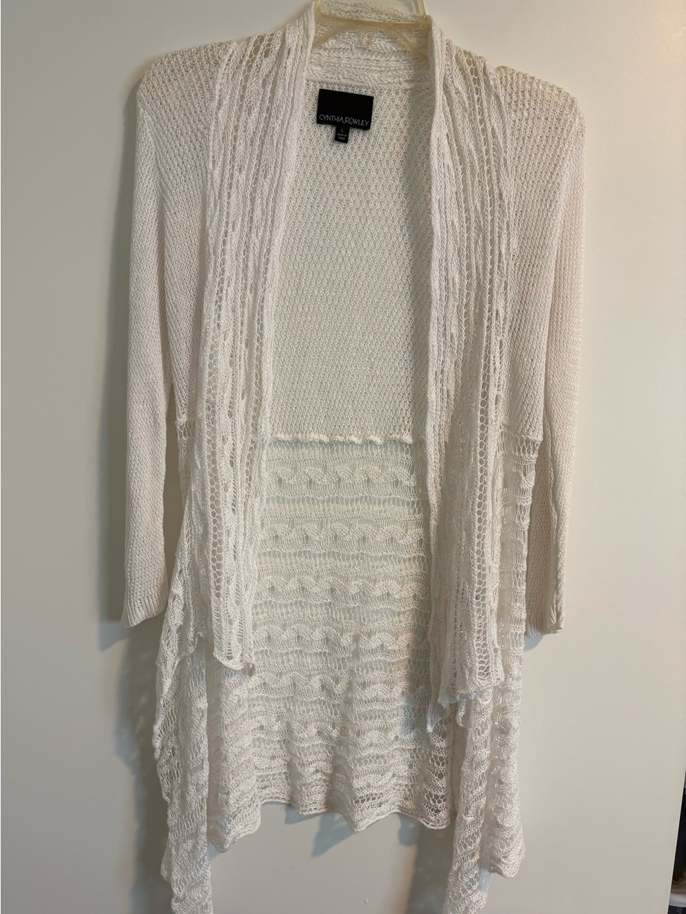 Cynthia Rowel Asimetrcal Cardigan - White - Size L.